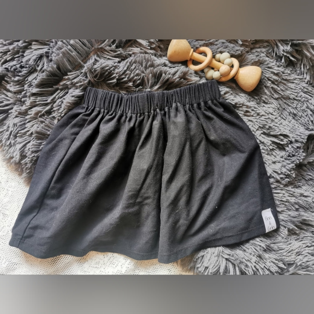 Finn & Grin Cotton Circle Skirt in Black (12-18)